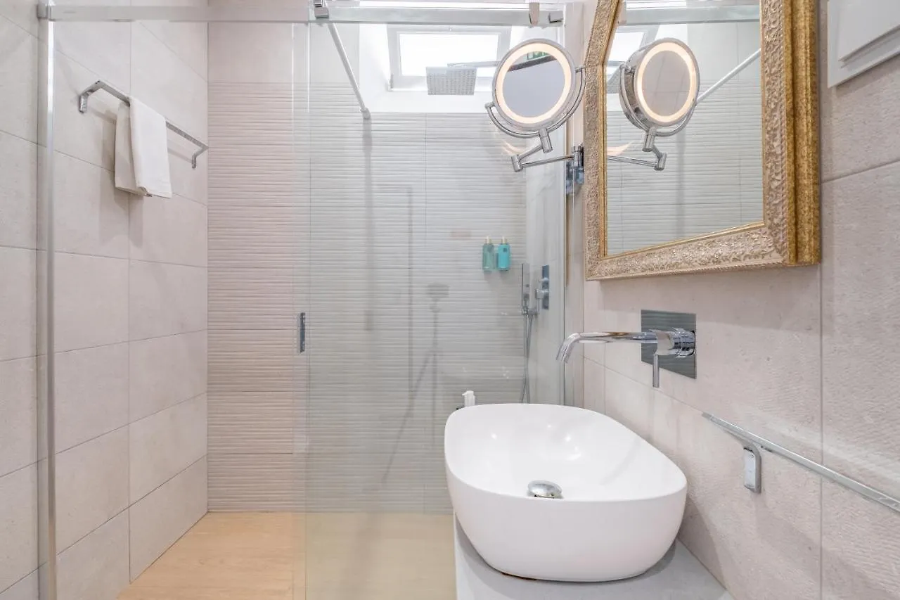 Cayres Suites Surdo Funchal  Portugal