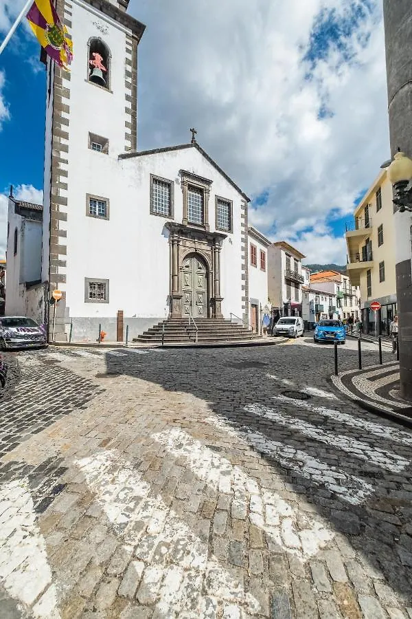 Cayres Suites Surdo Funchal  Apartment